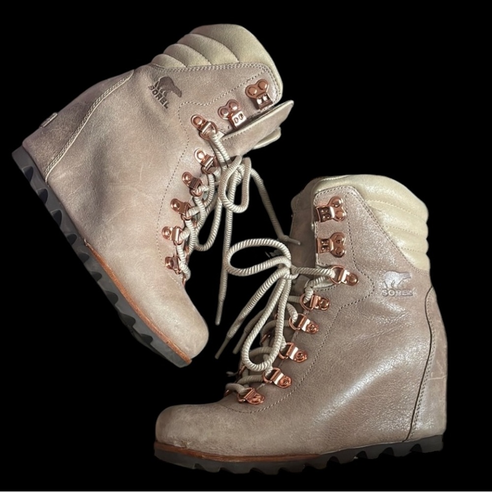 SOLD SOREL LEATHER hidden wedge combat boot tan & copper lace up bohemian chic - Picture 1 of 11